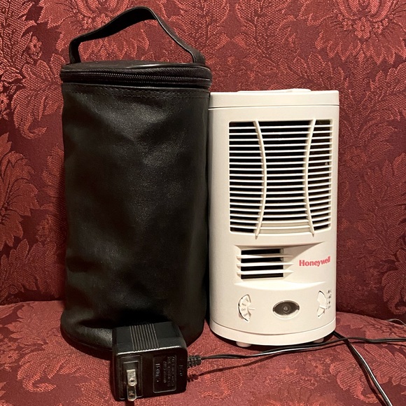 Honeywell Air Caddy odor removing air filter system with travel bag, like new. - Picture 1 of 1